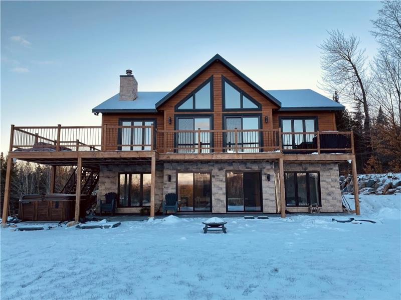Grand et chaleureux chalet en - Chalet à louer St-Raymond | OR-41280 ...