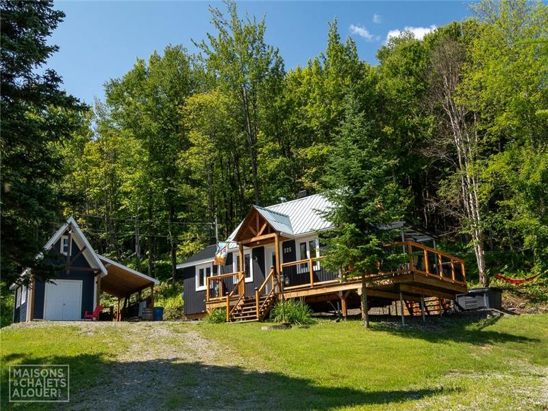 Le Chalet du Ruisseau - Chalet à louer Chartierville | DI-42378 ...