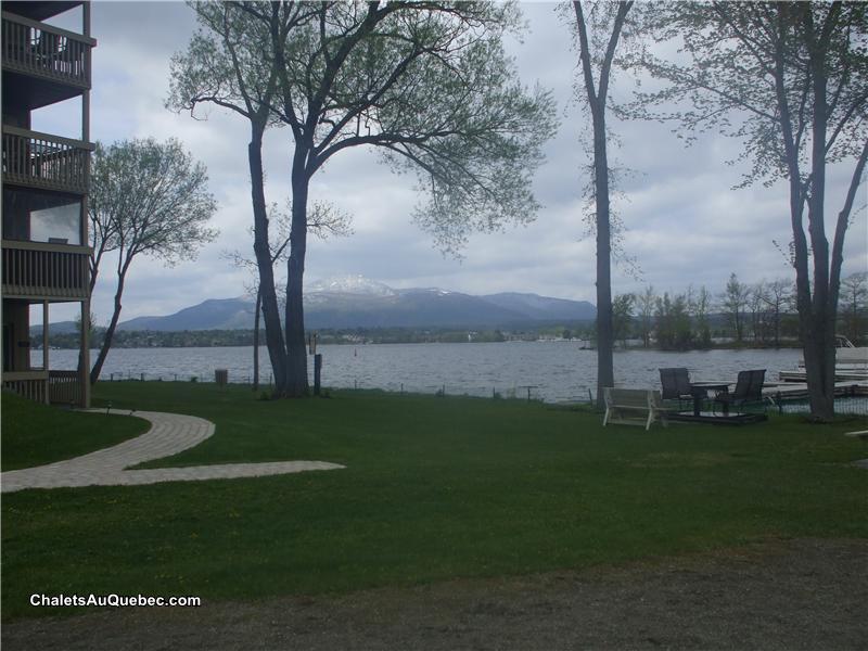 Bord du Lac Memphrémagog Chalet à louer Magog OR6315 ChaletsAuQuebec