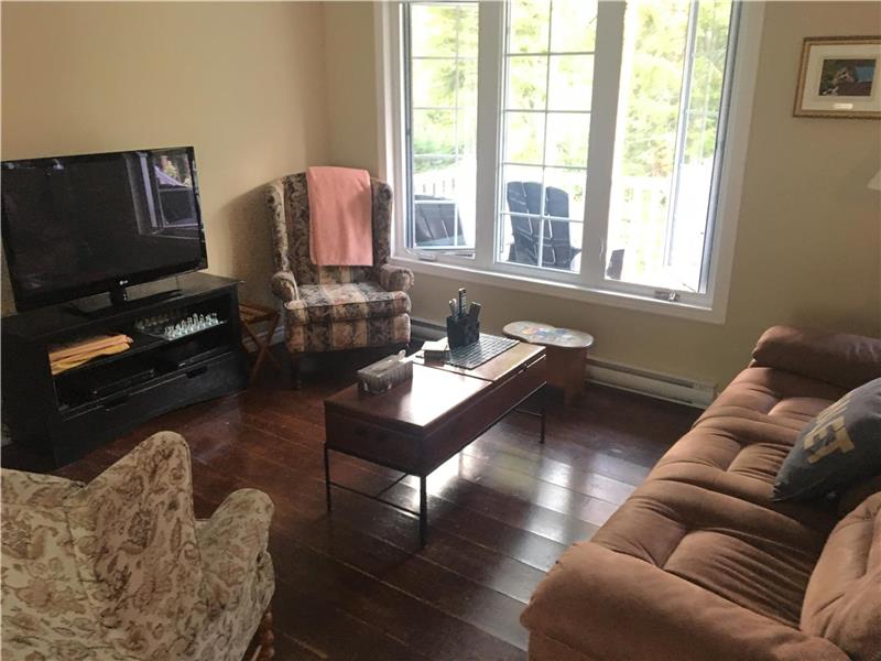 Le Chalet De La Montagne Ste Lucie Des Laurentides Cottage