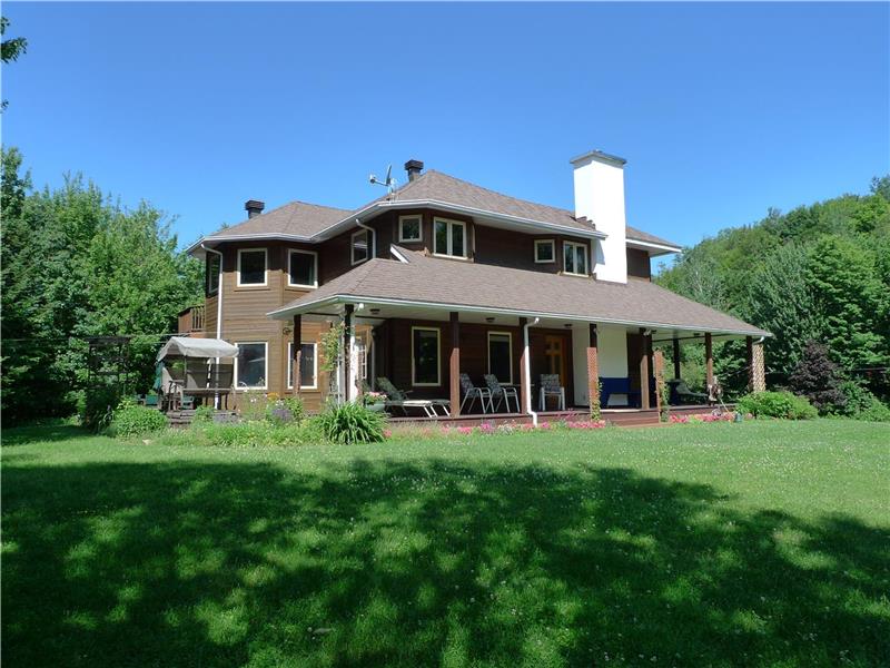 Oasis de Paix à St.Sauveur -Acces au Lac