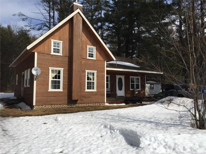 Chalet Lac Vert Chalet à louer ValdesBois PL9143 ChaletsAuQuebec