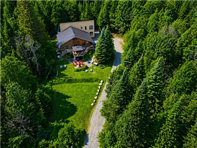 Nouveau Luxueux chalet LAC ST JOSEPH-SPA-Jeux Billard-Arcade-Ping Pong-SAUNA-PLAGE