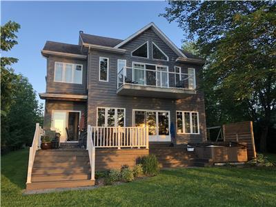 Chalet l'Apéro for rent water front