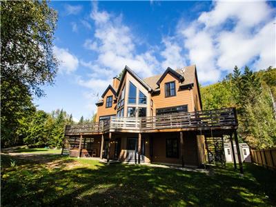 Chalet Phoenix avec quai privé sur le lac Labelle Covid Politique