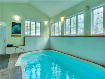 Location du Grand Lac 'Établissement 4 Étoiles CITQ' Bord du Grand lac Nominingue  Piscine intérieur
