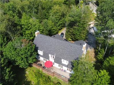 Location du Grand Lac 'Établissement 4 Étoiles CITQ' Bord du Grand lac Nominingue  Piscine intérieur