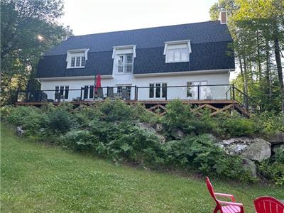 Location du Grand Lac 'Établissement 4 Étoiles CITQ' Bord du Grand lac Nominingue  Piscine intérieur