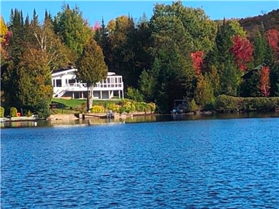 Winter cottage at Lake Théodore - Laurentians